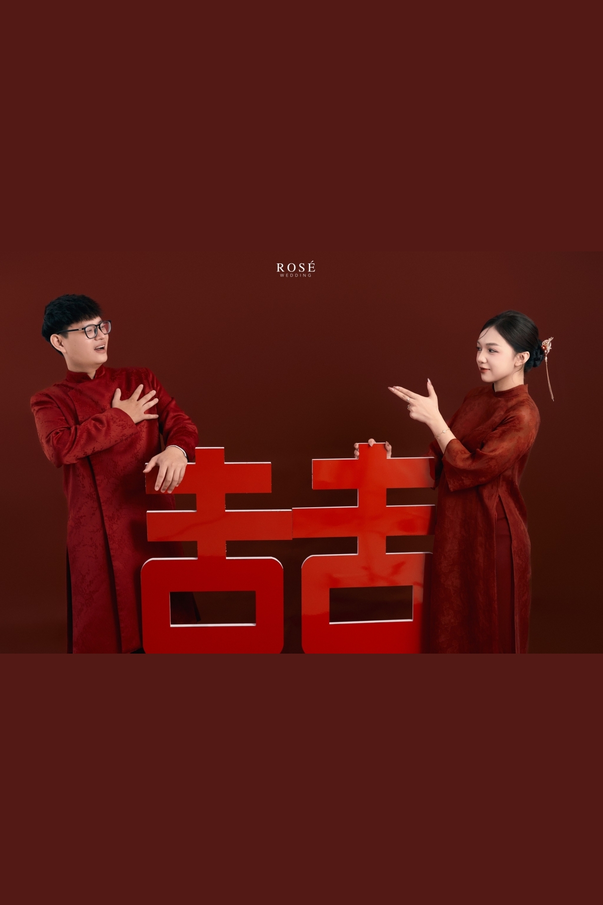 MẸ SÓC NỔI BẬT VỚI BỘ ẢNH CƯỚI ÁO DÀI ĐỎ KẾT HỢP CHỮ HỶ